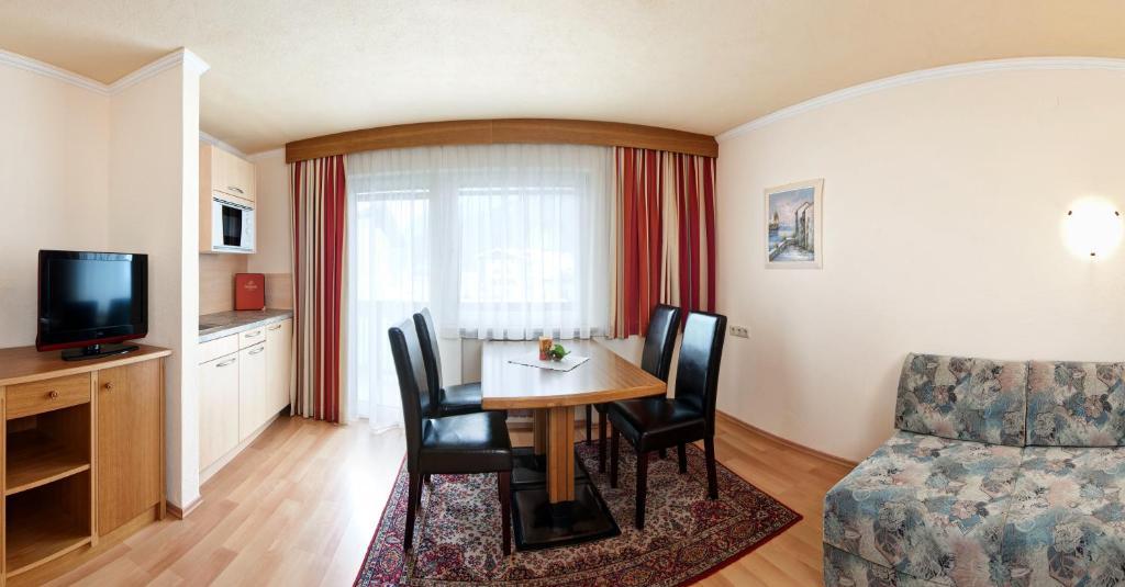 Hotel Edelweiss Пфундс Стая снимка